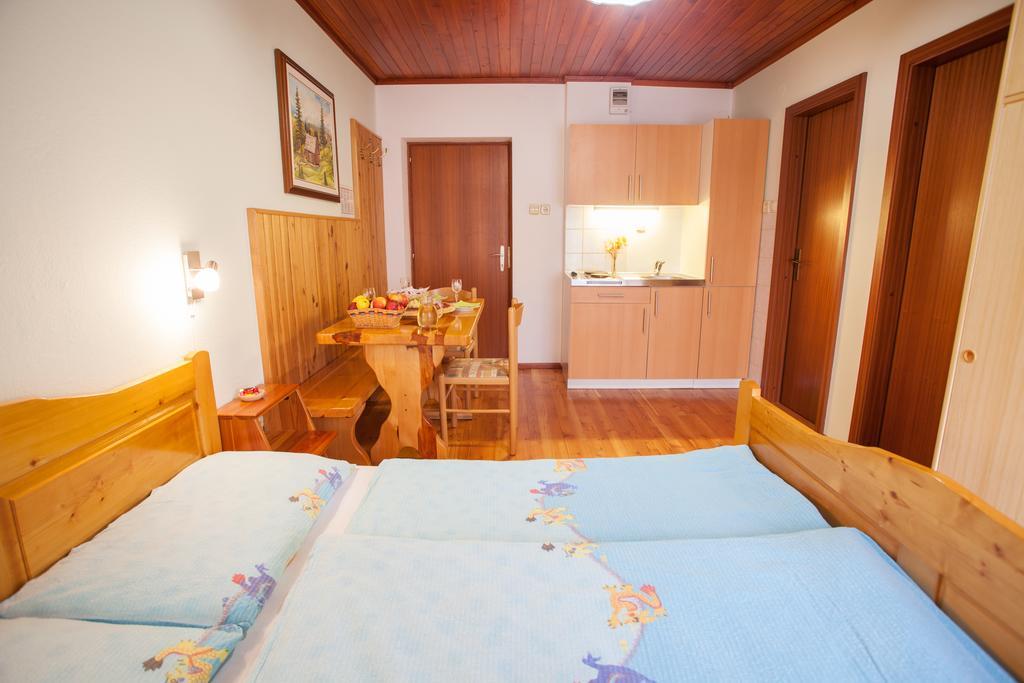 Apartments Bar Lovec Cerkno Extérieur photo